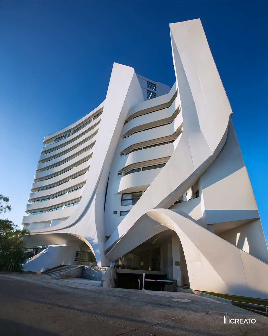 Torre Verona — sculptural white residential tower
